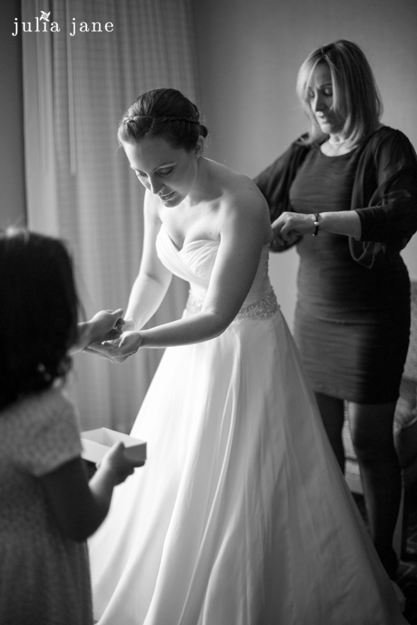 Romantic Wedding Photography by Connecticut Wedding Photographer Julia Jane Studios